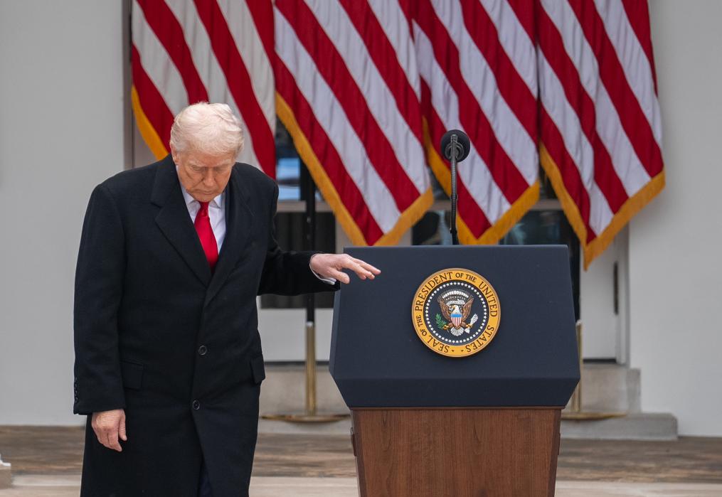 Д. Трамп требует взнос в 1 млрд долларов для участия в предложенном США "Совете мира" -- Bloomberg