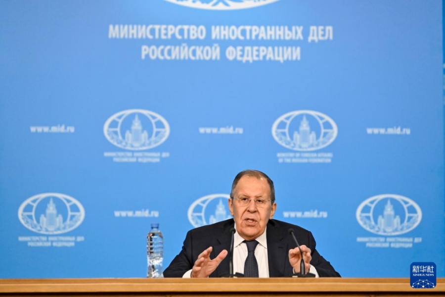 Россия ожидает выполнения американской стороной обещания по освобождению российских моряков с танкера "Маринера" -- глава МИД РФ