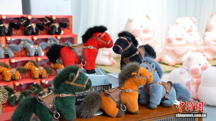 «Темная лошадка» из Байгоу стала плюшевым хитом