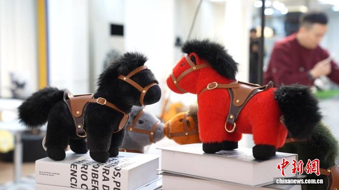 «Темная лошадка» из Байгоу стала плюшевым хитом