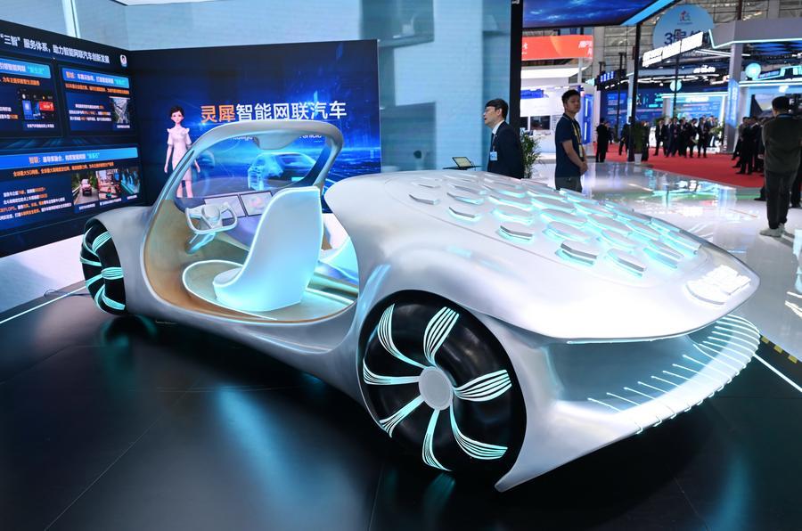 Шанхай планирует массовое внедрение автономных автомобилей уровня L4 к 2027 году