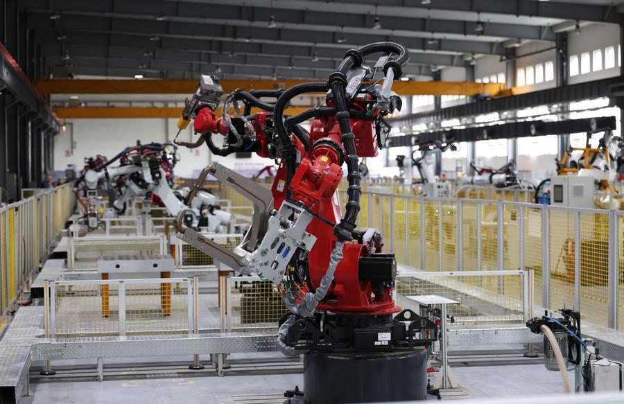 Программа "Искусственный интеллект+производство" способствует превращению КНР в одного из мировых лидеров в обрабатывающей промышленности