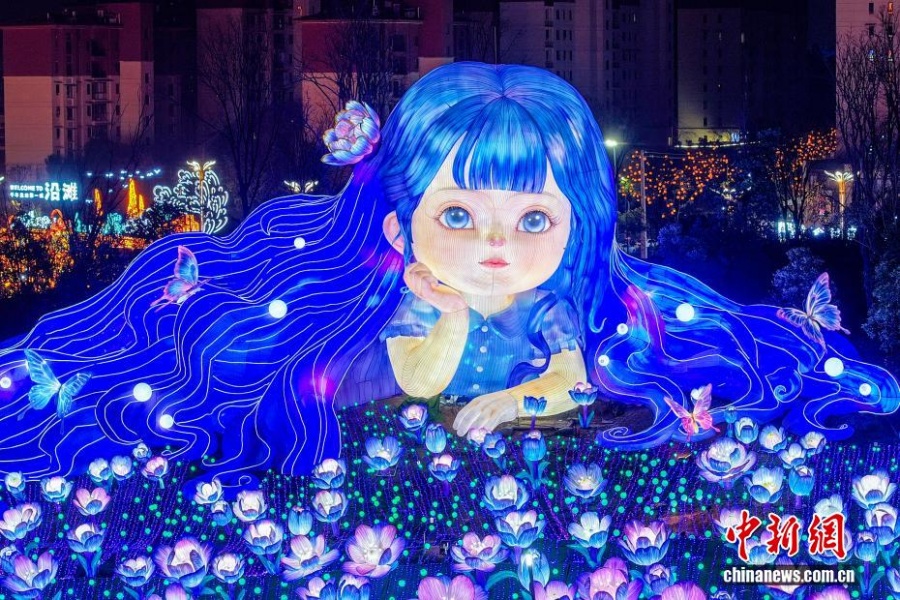 Международный фестиваль фонарей в Цзыгуне привлекает множество туристов