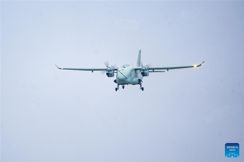 Китайский гибридный беспилотный грузовой самолет совершил первый полет