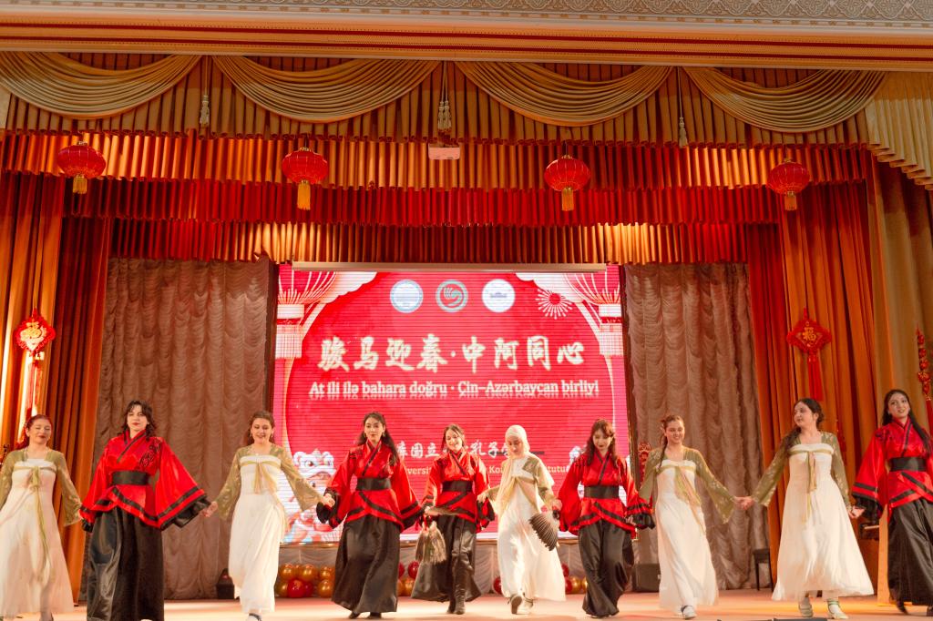 В Бакинском государственном университете прошел концерт по случаю праздника Весны