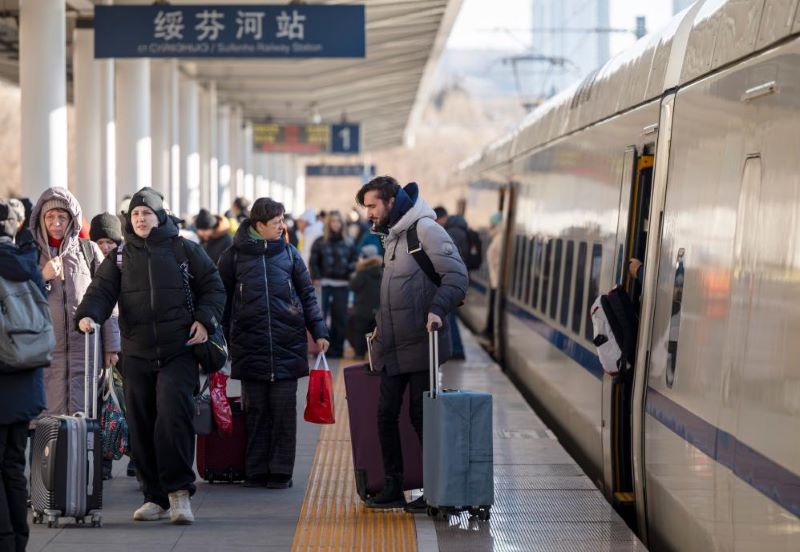 На китайском ж/д вокзале Суйфэньхэ приняты меры для лучшего обслуживания российских пассажиров в преддверии китайского Нового года