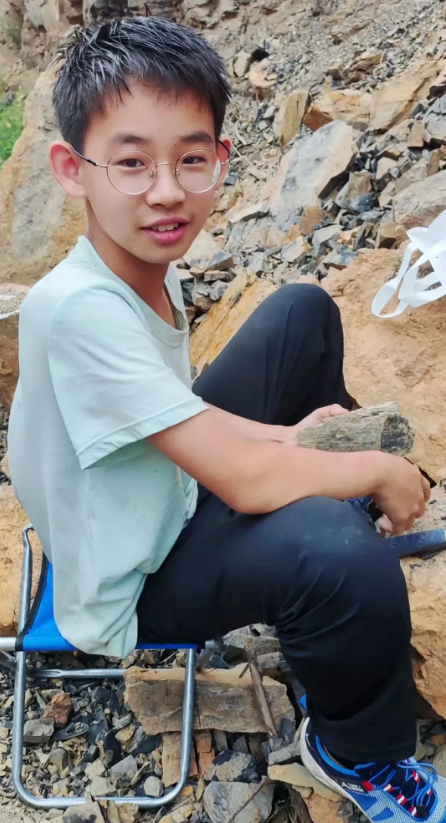12-летний школьник обнаружил в Пекине окаменелости земноводных юрского периода