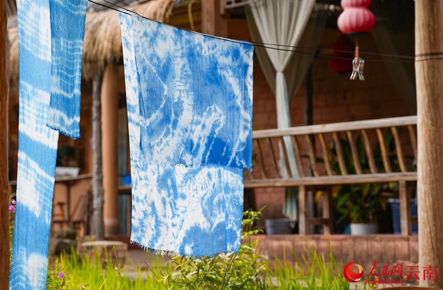 Китайская мастерица возрождает древнее искусство батика