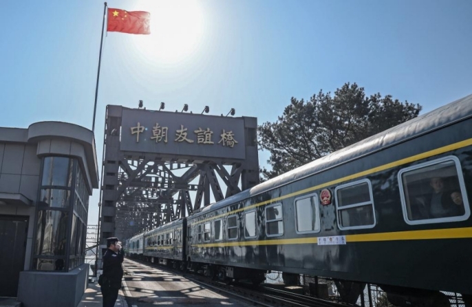 Международный пассажирский поезд из Китая прибыл в Пхеньян