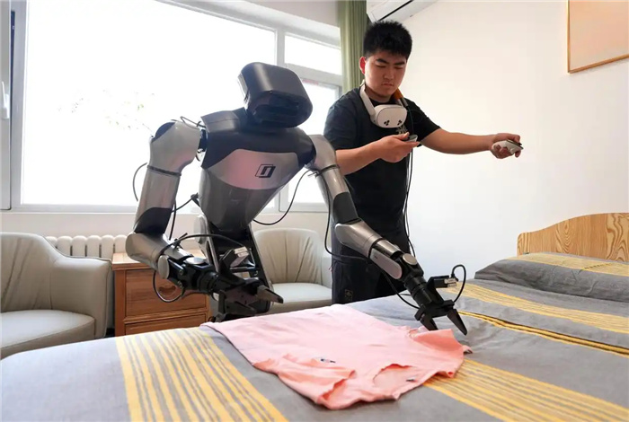В Пекине открылся первый в мире роботизированный центр ухода за пожилыми людьми