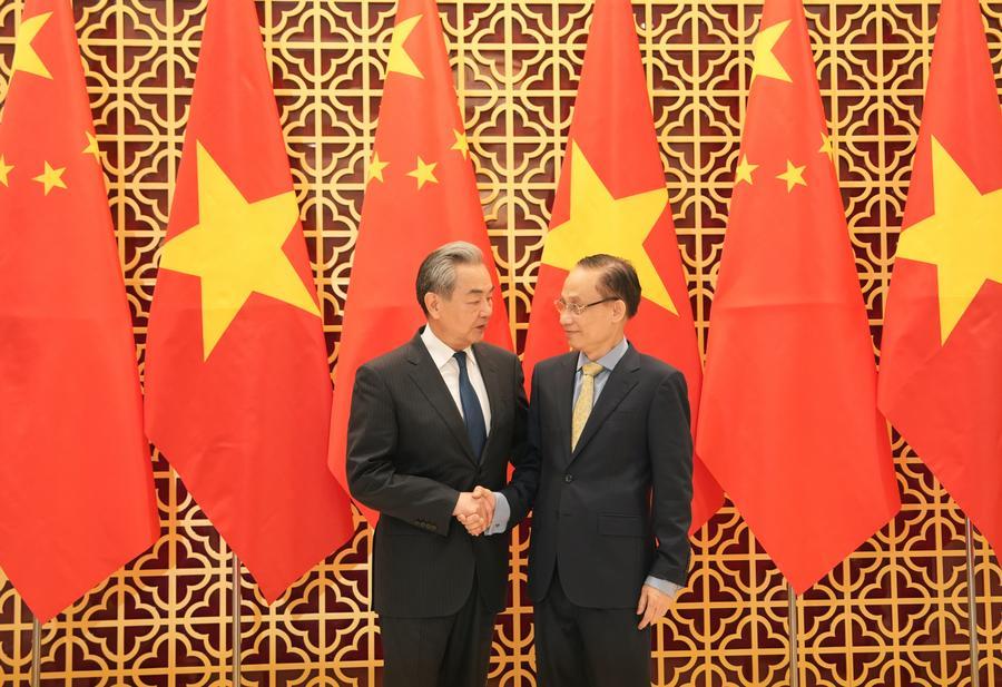 Глава МИД КНР провел встречу с коллегой из Вьетнама