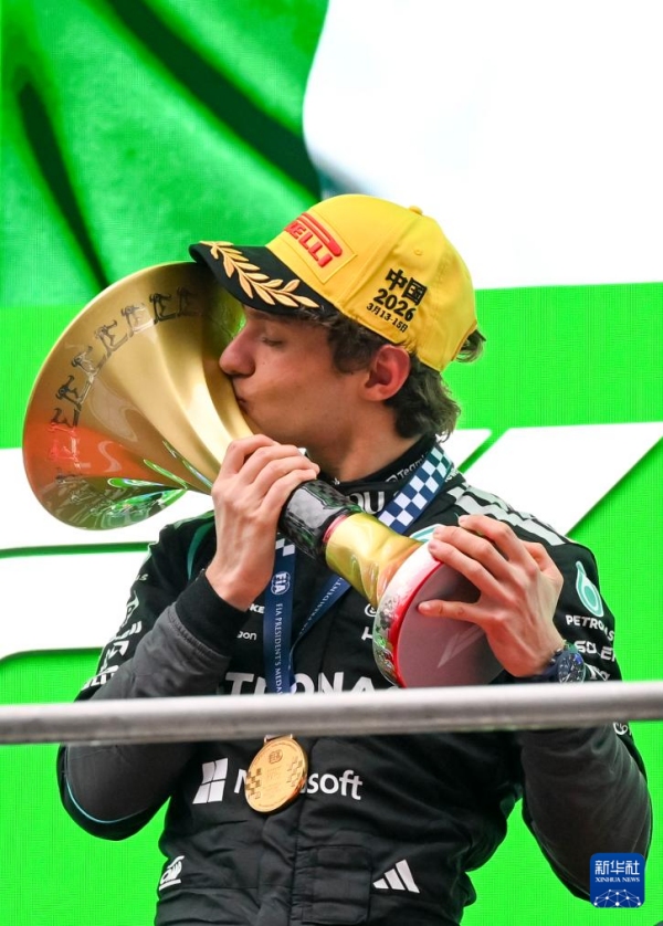 Кими Антонелли одержал победу в Гран-при Китая «Формулы-1»