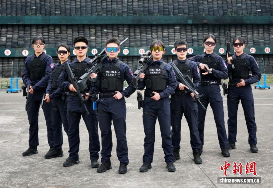 Китайские женщины-спецназовцы стали вторыми в мире
