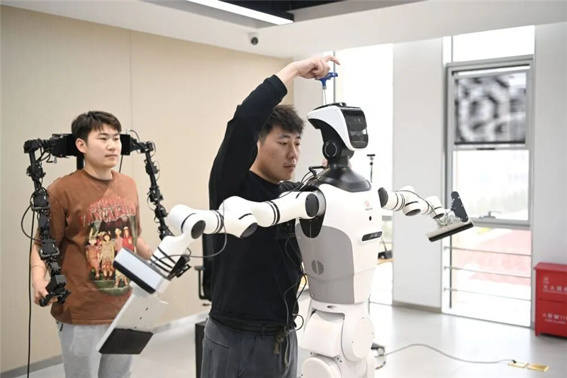 В Китае открылась «школа» для обучения роботов