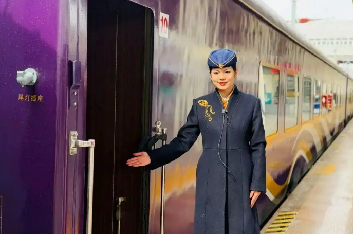 Синьцзян запускает новые туристические поезда в формате «отелей на колесах»