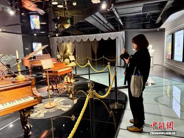 В Чэнду музыкальный музей привлекает посетителей коллекцией старинных инструментов