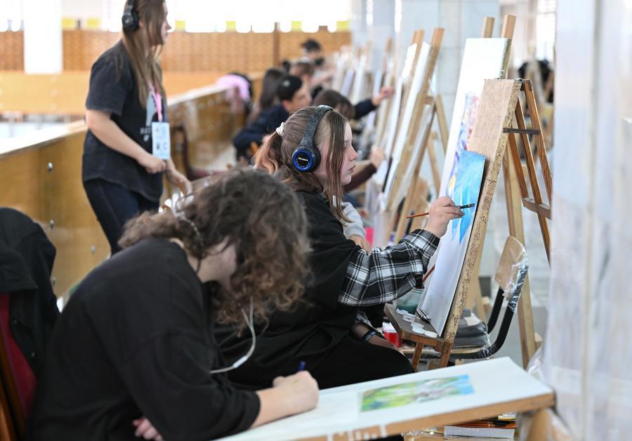 Молодежь стран ШОС демонстрирует свои художественные способности на Дельфийских играх