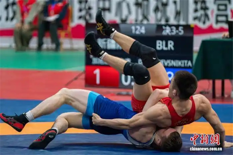 В Синьцзяне стартовал международный турнир по вольной борьбе с участием спортсменов из семи стран