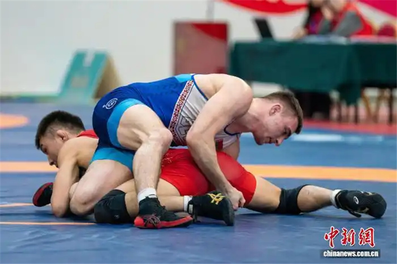 В Синьцзяне стартовал международный турнир по вольной борьбе с участием спортсменов из семи стран