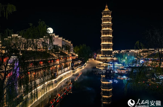 В провинции Аньхой оживает старинный водный городок