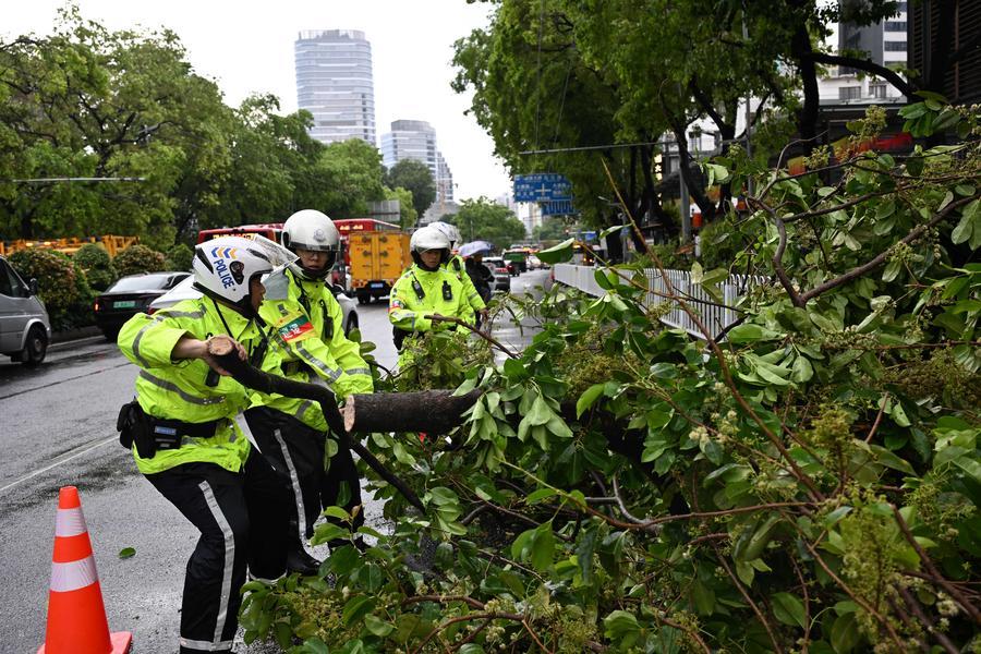 Эксперт назвал сильную конвективную погоду на юге Китая последствием изменения климата