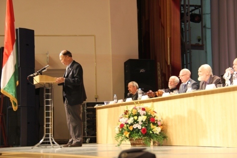 Бывший председатель Союза писателей России В. Ганичев — писатель исторического склада