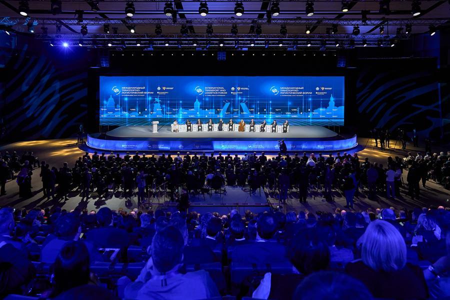 На российском Международном транспортно-логистическом форуме призвали формировать новую логистическую систему на базе Трансарктического транспортного коридора