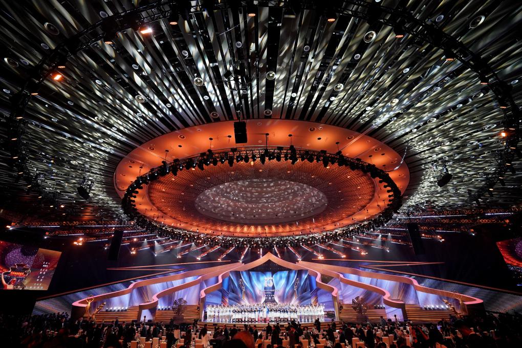 Российский фильм "Двое в одной жизни, не считая собаки" борется за главную премию "Тяньтань" на 16-м Пекинском международном кинофестивале