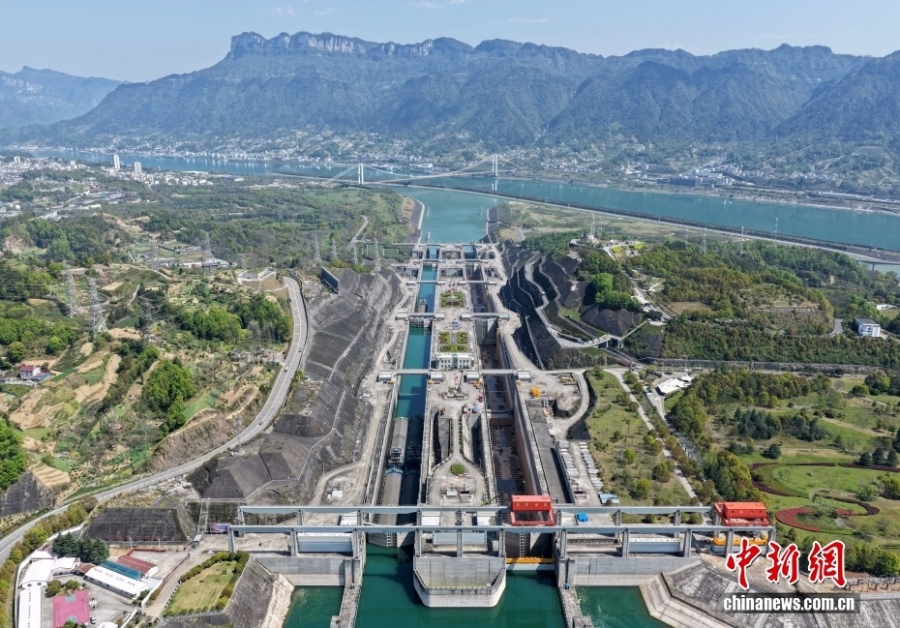 Грузооборот через шлюзовую систему ГЭС «Три ущелья» достиг 2,37 млрд тонн