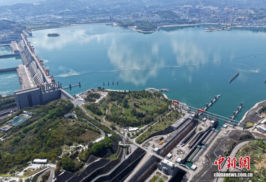 Грузооборот через шлюзовую систему ГЭС «Три ущелья» достиг 2,37 млрд тонн