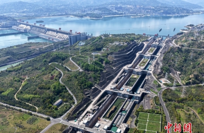 Грузооборот через шлюзовую систему ГЭС «Три ущелья» достиг 2,37 млрд тонн