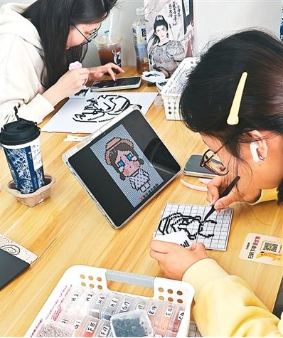 Маленькие бусины, большой бизнес: как термомозаика захватывает китайскую молодежь