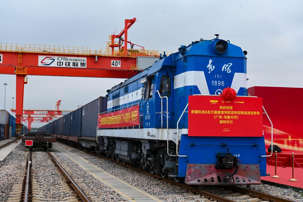 Объем экспортных грузов, перевезенных поездами Китай-Европа из Гуанчжоуского международного порта, превысил 1 млн тонн