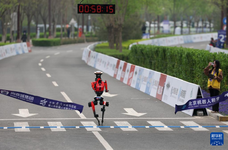 В Пекине прошёл полумарафон с участием автономных роботов