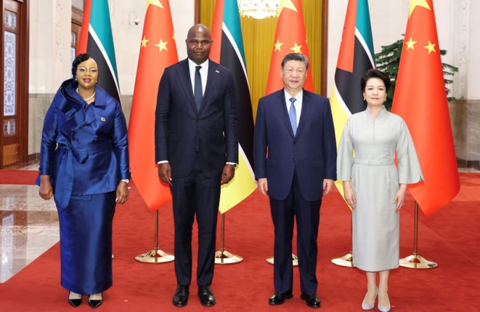 Си Цзиньпин провел переговоры с президентом Мозамбика