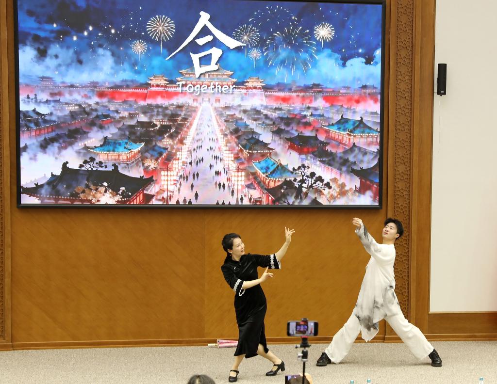 В столице Узбекистана прошли мероприятия, посвященные китайской поэзии и иероглифам