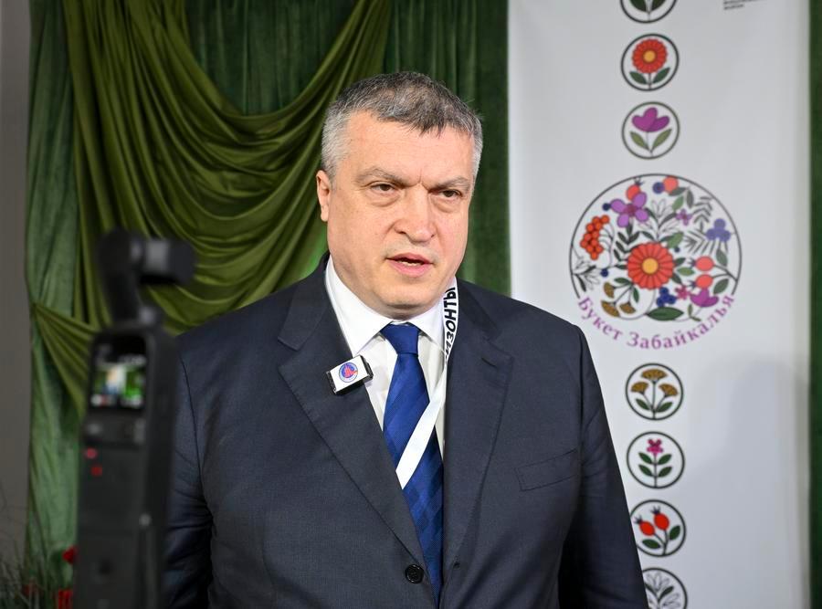 Забайкальский край России развивает пункты пропуска на границе с Китаем для расширения торгово-экономического сотрудничества между странами -- и. о. зампреда правительства региона П. Волков