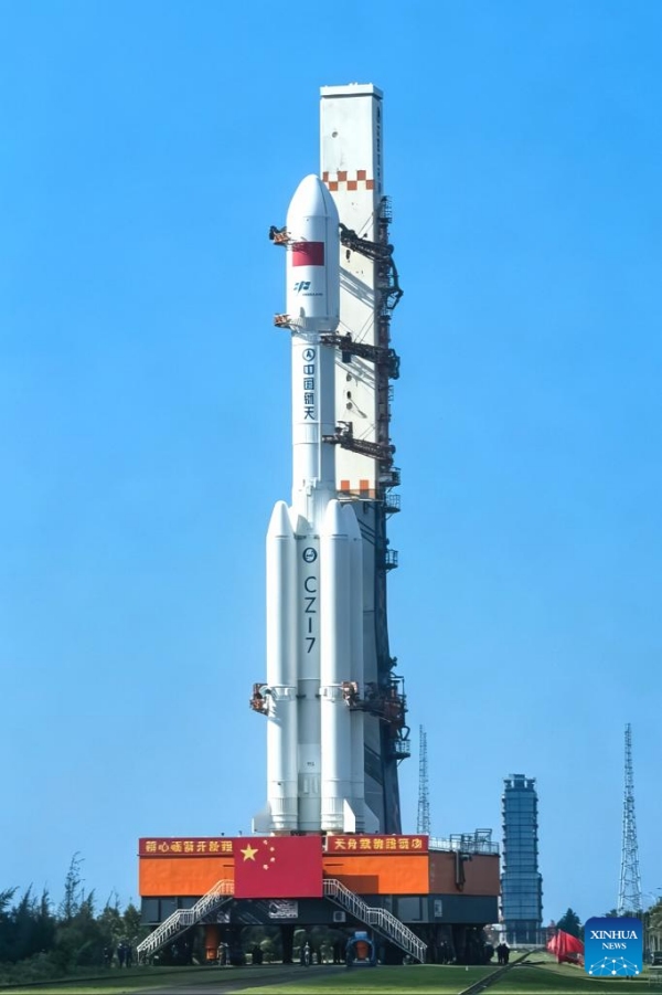 Китайский грузовой космический корабль "Тяньчжоу-10" доставлен на космодром