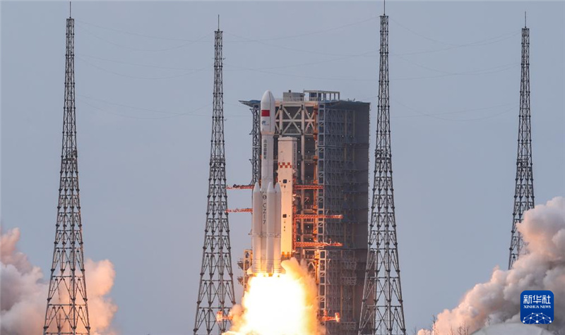 Китай запустил грузовой космический корабль "Тяньчжоу-10" для доставки припасов на космическую станцию