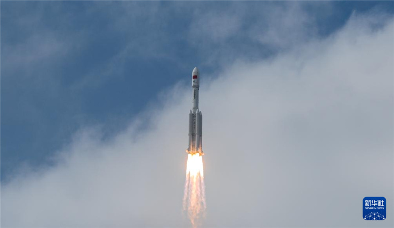 Китай запустил грузовой космический корабль 
