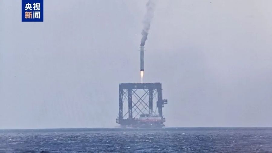 Китайская ракета-носитель "Чанчжэн-10Б" совершила первый полет, впервые осуществив контролируемое возвращение первой ступени
