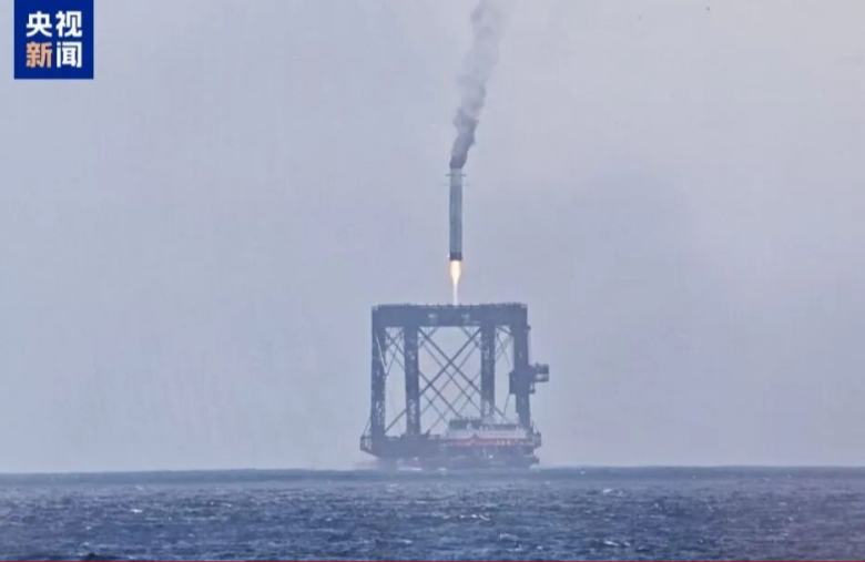 Китайская ракета-носитель "Чанчжэн-10Б" совершила первый полет, впервые осуществив контролируемое возвращение первой ступени
