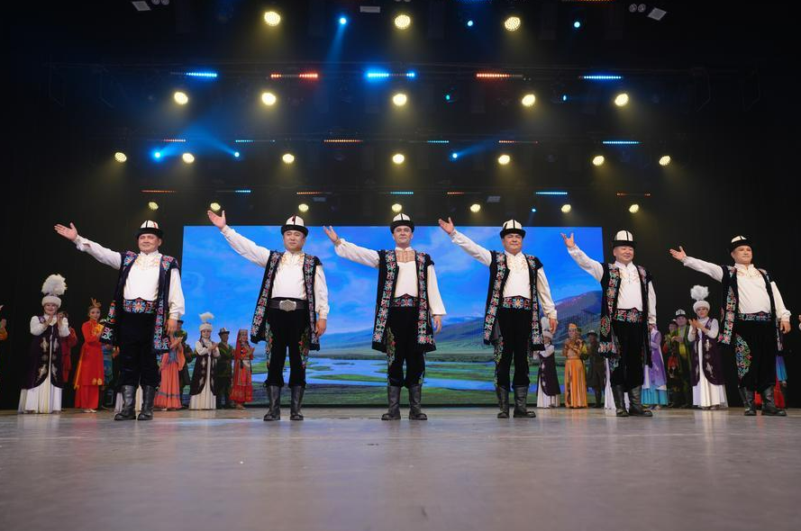 Эпос "Манас" - культурный мост, связывающий народы Китая и Кыргызстана