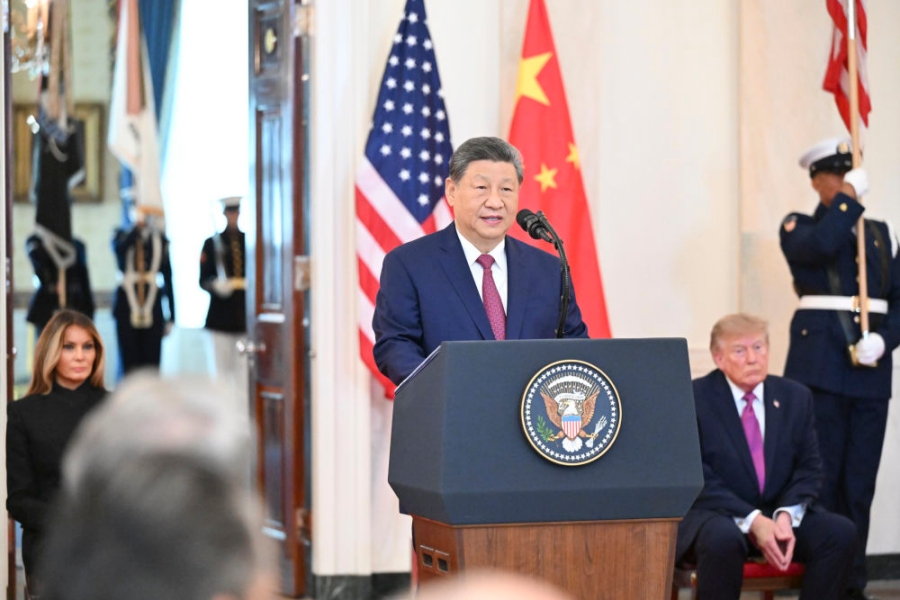 Си Цзиньпин заявил о готовности совместно с Д. Трампом вести "большой корабль" китайско-американских отношений устойчивым и долгосрочным курсом