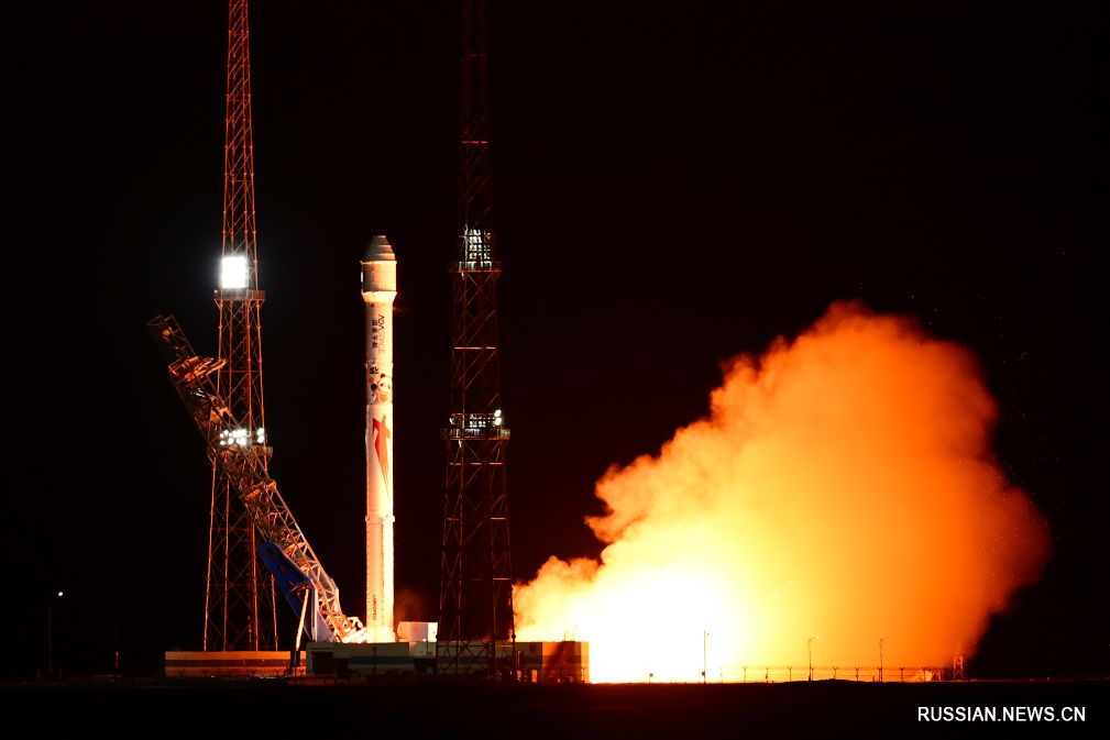 Китайская ракета-носитель "Чжуцюэ-2E" успешно вывела в космос 10 спутников