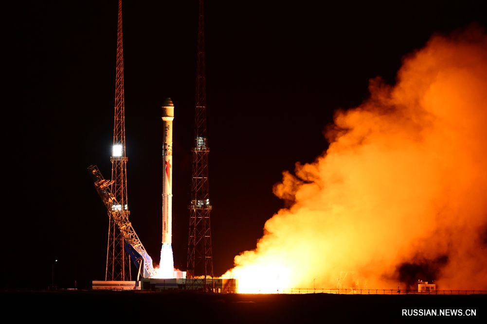 Китайская ракета-носитель "Чжуцюэ-2E" успешно вывела в космос 10 спутников