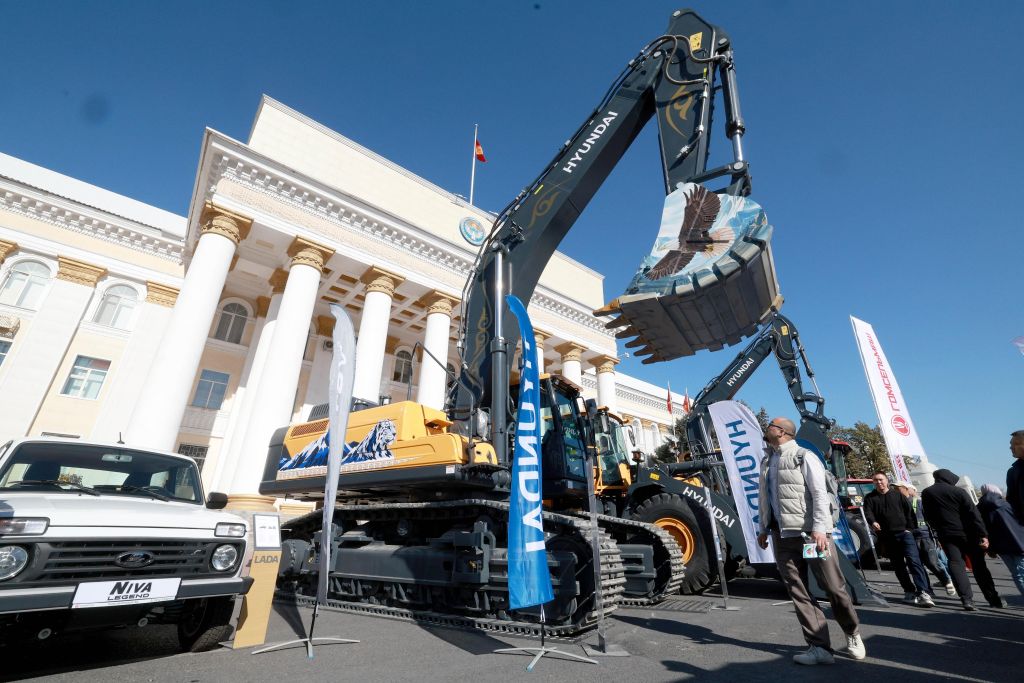 В столице Кыргызстана открылись две аграрные выставки