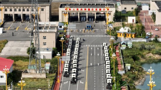 Китай запустил новый экспортный коридор химпродукции в Центральную Азию через КПП Бакту